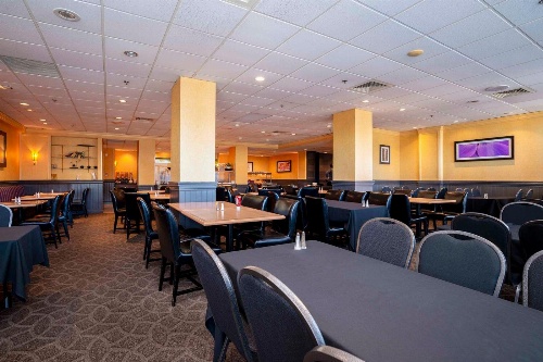 Sandman Hotel Montreal Longueuil image 1