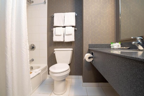 Sandman Hotel Montreal Longueuil image 19